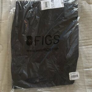 Figs Scrub pants: Yola skinny petite-black